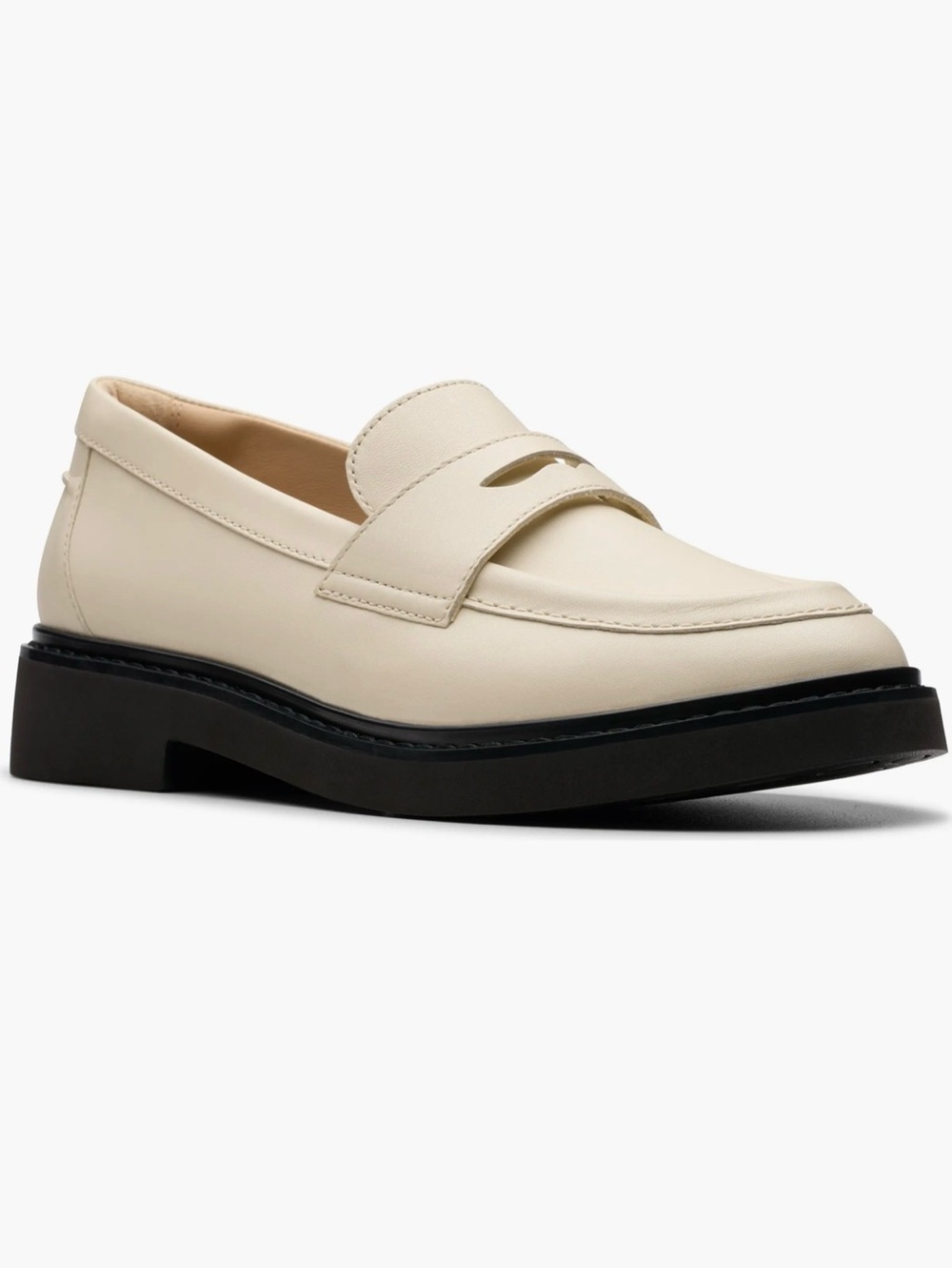 Clarks Splend Edge Women’s 9 Cream Leather Chunky Penny Loafers EUC